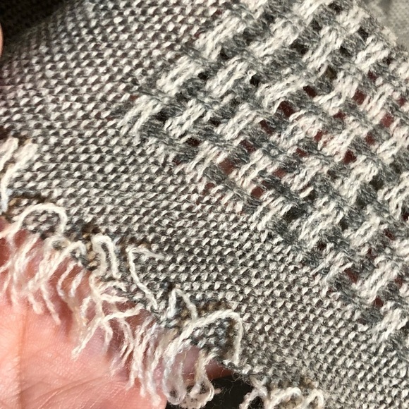 Target forever gray /white scarf - Picture 4 of 8